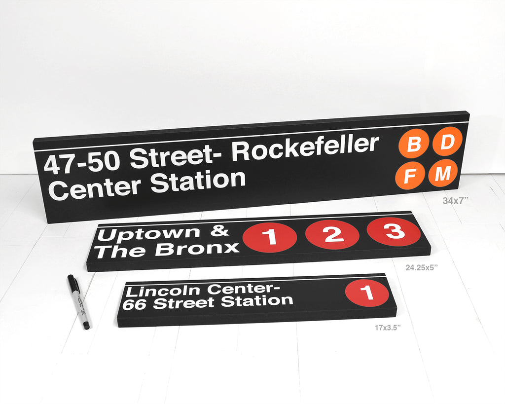 Entrance of the Subway station Brooklyn Bridge City Hall Station in Entrance of the Subway station Brooklyn Bridge City Hall Station in